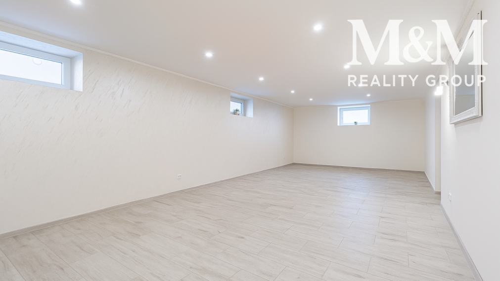 Luxusný 7-izbový dom po rekonštrukcii – Veľký Meder
